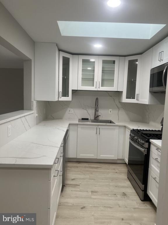 Building Photo - 3 Lakecrest Cir