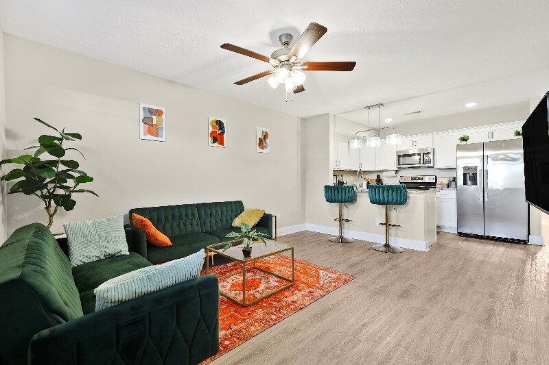 Foto principal - 1000 Henry Pl Blvd