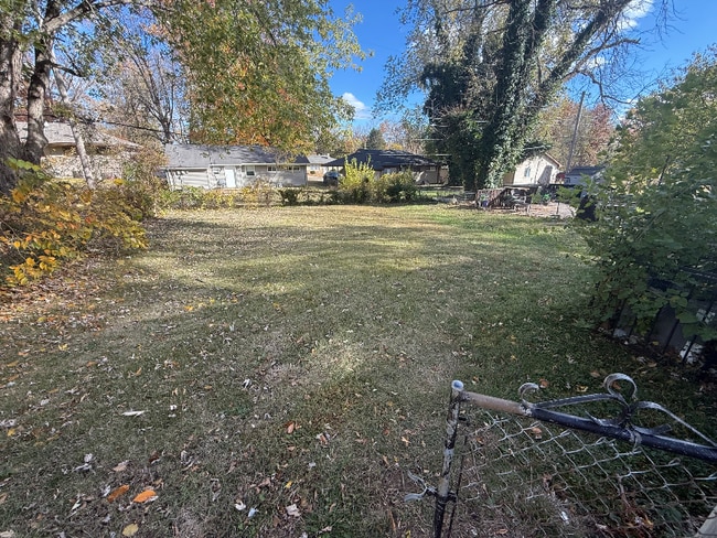 Photo - 10112 Cloverdale Dr House