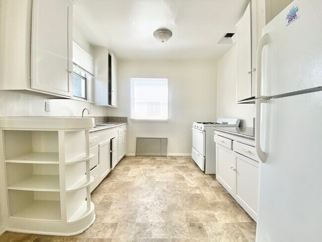 Building Photo - 443 N Spaulding Ave