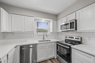 Building Photo - 500 US-75