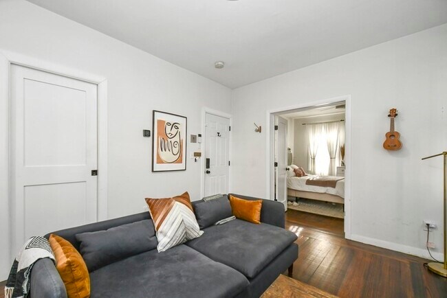 Foto del edificio - 72 Lexington St