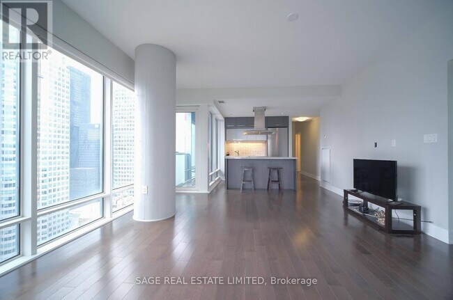 Building Photo - 8 The Esplanade