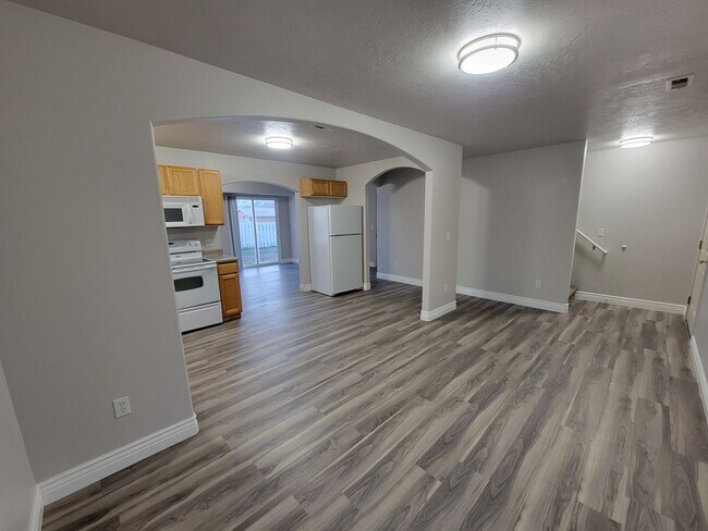 Building Photo - Beautiful single-family home in Lehi for R...