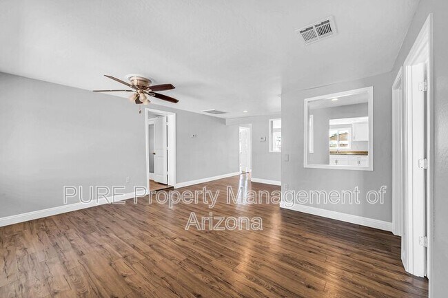 Building Photo - 3111 E Atlanta Ave