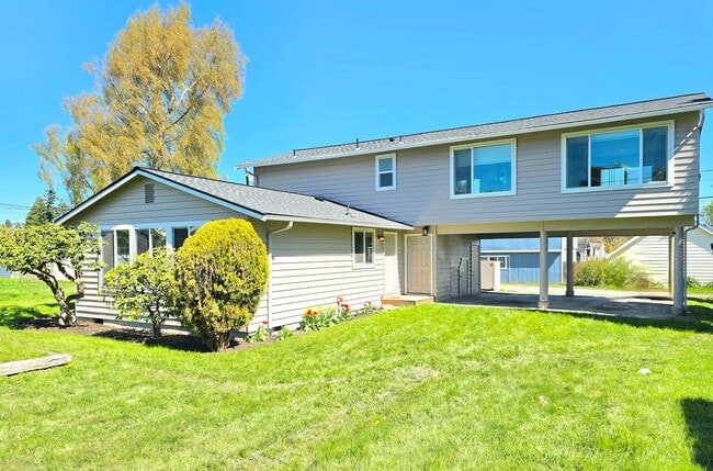 Building Photo - BlyLua