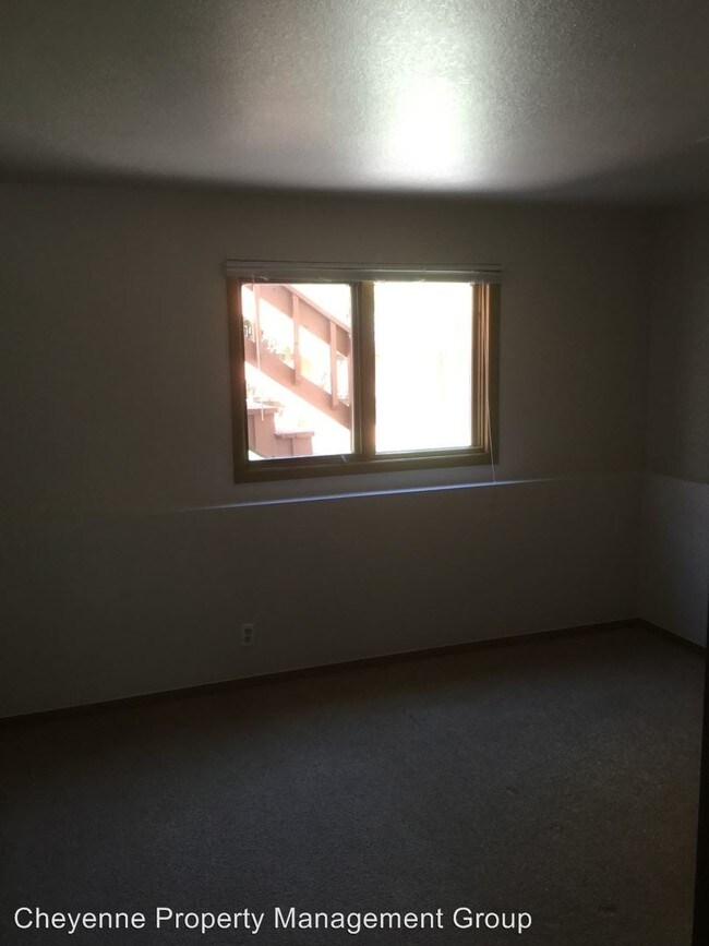 Building Photo - 245 Miller Ln