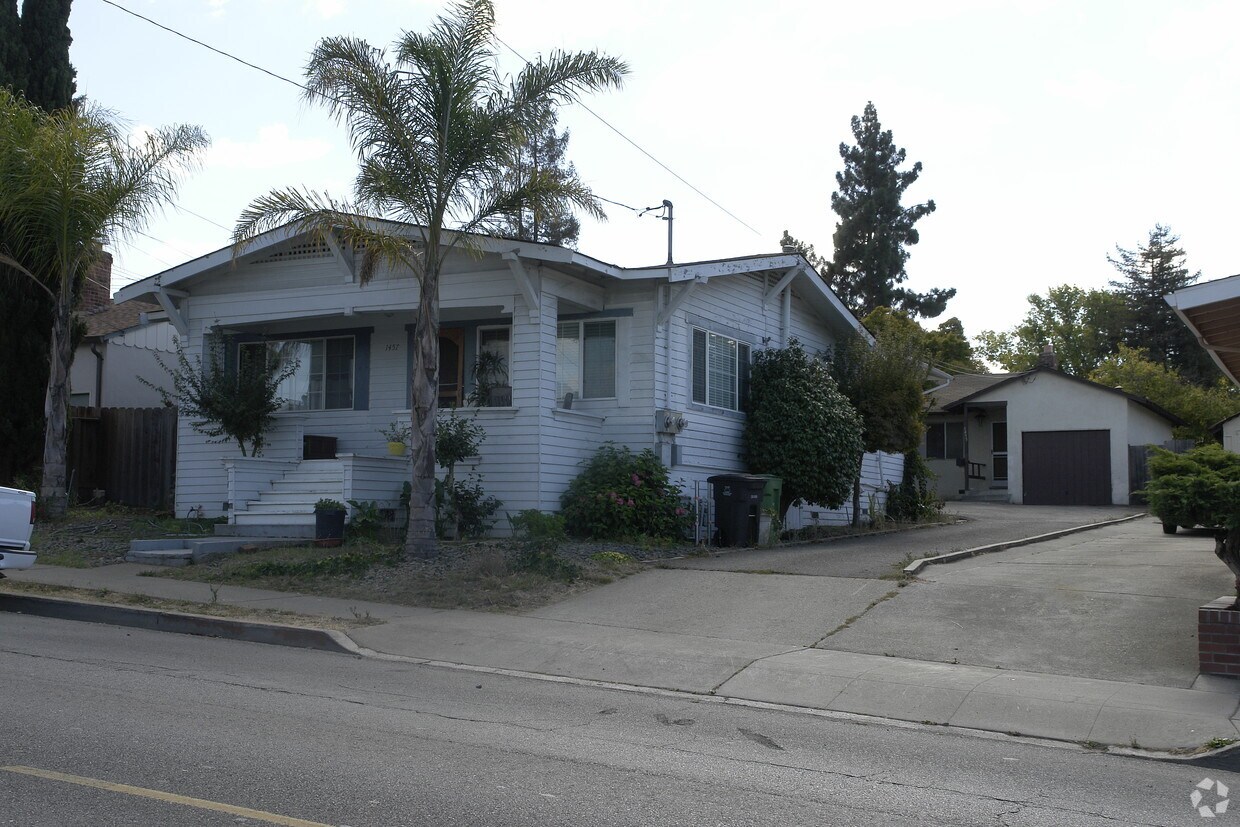 Primary Photo - 1455-1457 D St