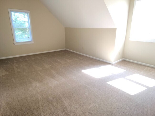 Foto del edificio - Fisher Park area 2 BR, 2nd floor unit!