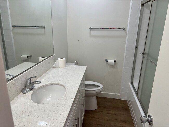 Baño - 16 Alta St