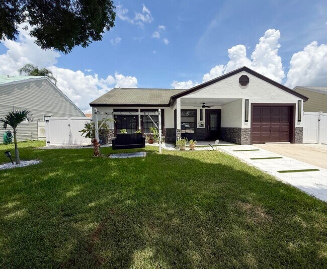 Foto del edificio - 7743 Elwood Dr