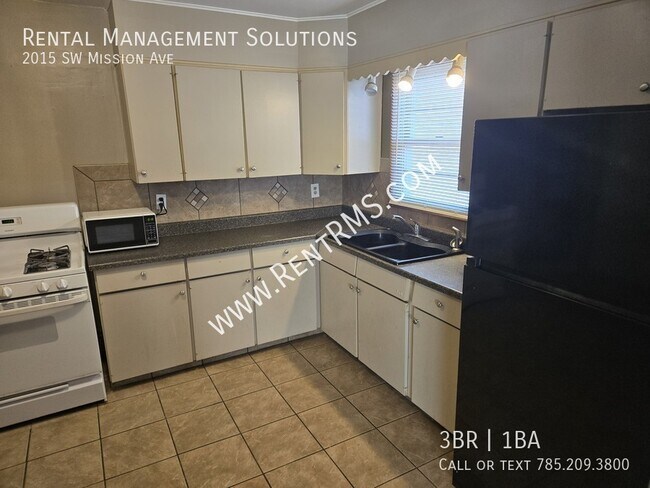 Building Photo - 2015 SW Mission Ave