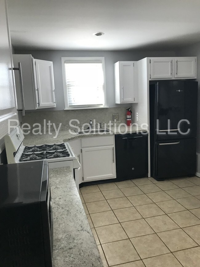 Foto del edificio - 2 Bedroom Apartment in Charming Audubon