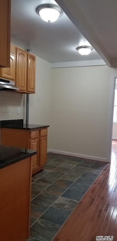 Building Photo - 264 Linwood St