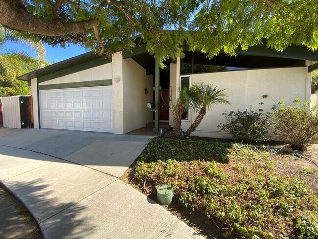Building Photo - 4BD/2BA House w/ Covered Patio & Pool! (Lease out, pending signatures. Check back in a few days!)