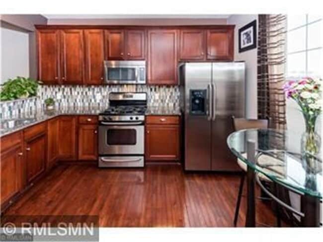Foto del edificio - 4506 Village Square Blvd N