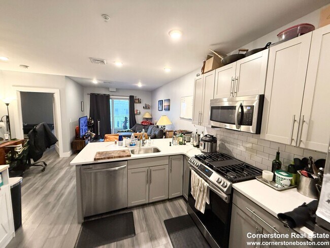 Foto del edificio - SOUTH BOSTON LUXURY BUILDING - ELEVATOR - ROOFDECK - GARAGE PARKING AVAILABLE