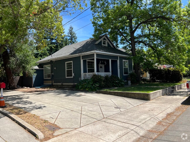 Building Photo - 145 Nevada Ave
