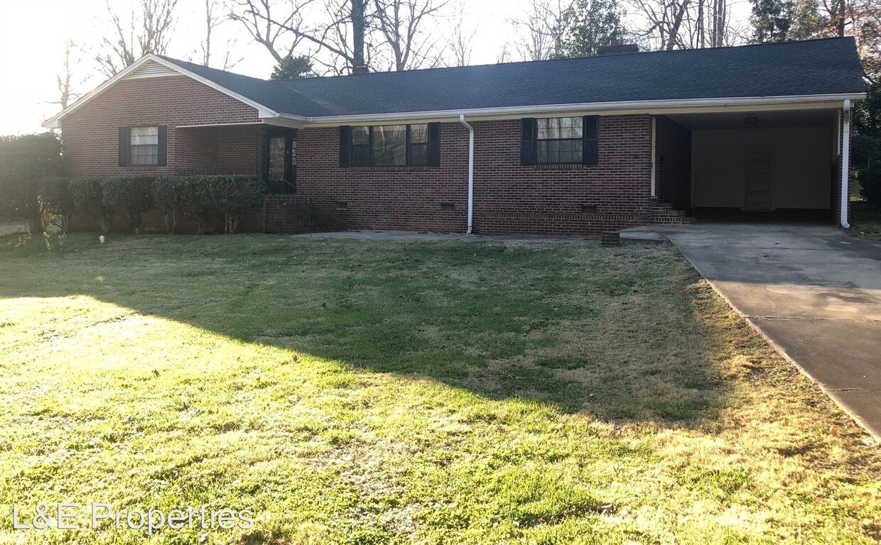 Primary Photo - 2 br, 1 bath House - 515 Dutchman Avenue