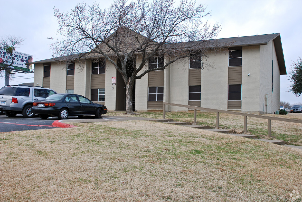 Exterior - Fairway Village Apartments