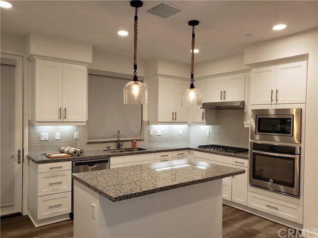 Building Photo - 227 Carmine