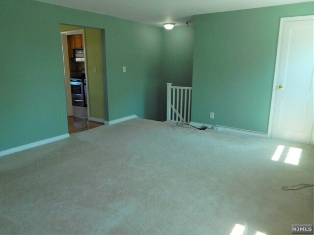 Building Photo - 104 Darwin Ave