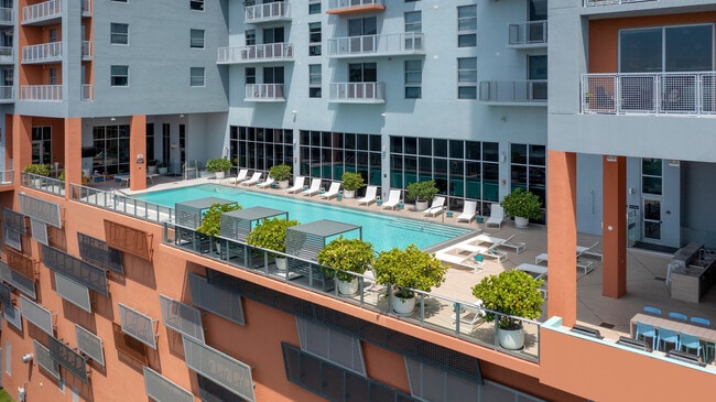 Building Photo - Motion at Dadeland