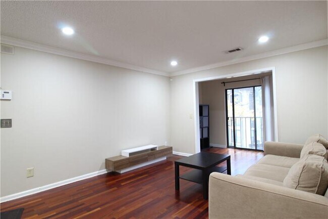 Foto del edificio - 2657 Lenox Rd NE