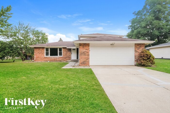 Foto principal - 6037 Spring Ln