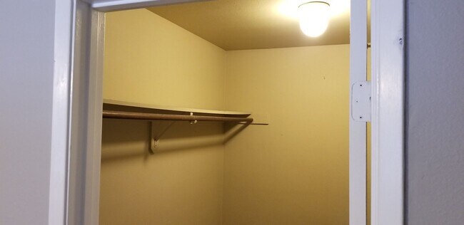 Building Photo - Updated Two Bedroom Condo with Warm Fireplace
