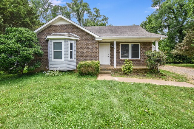 Building Photo - Pet Friendly Ranch with Detached Garage!