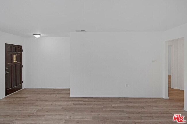 Building Photo - 1334 N San Gabriel Ave