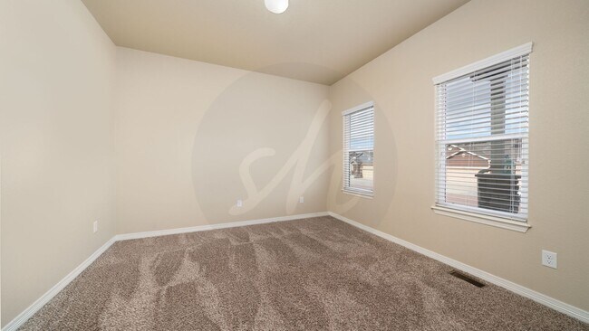 Building Photo - Beautiful two story home in Northgate