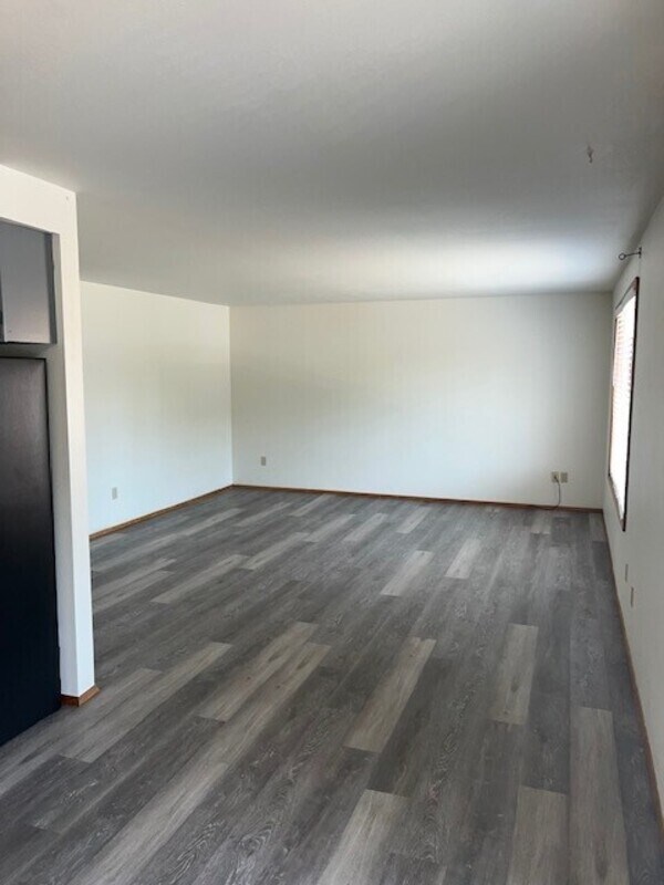 Building Photo - 514 Main Pl