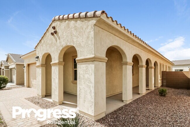 Building Photo - 1008 S 200th Ln