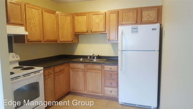 Building Photo - 1637 Carriage Hill Dr