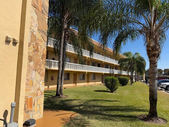 Foto del edificio - 600 Village Green Ct