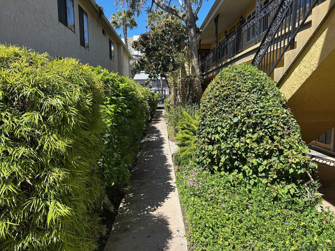 Primary Photo - 4127 Florida St