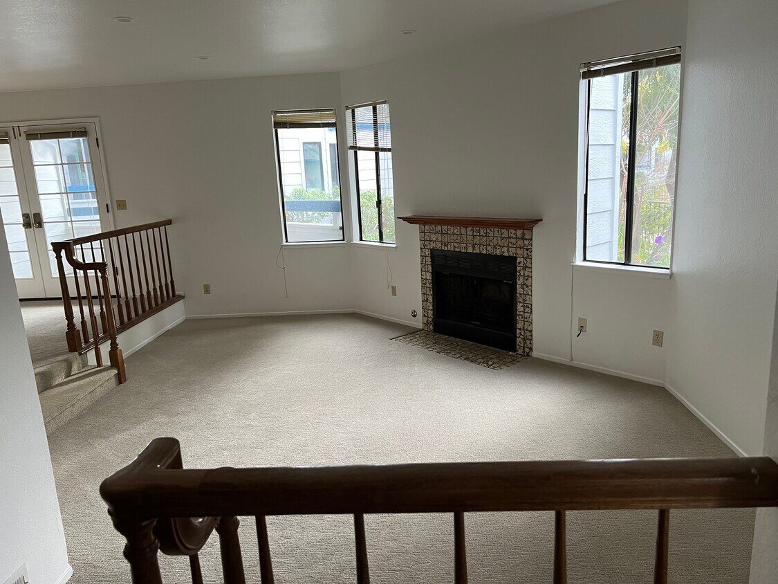 Living room - 248 Walker Dr
