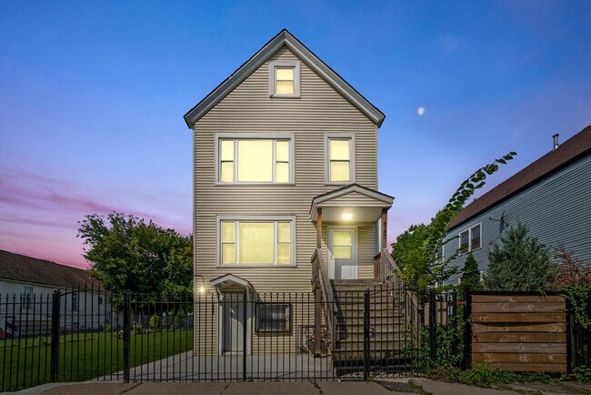 Building Photo - 5150 S Honore St