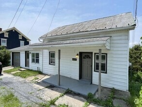 Building Photo - 668 Weavers Mill Rd
