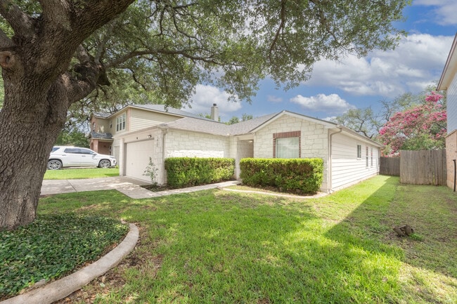 Building Photo - 3926 Privet Pl