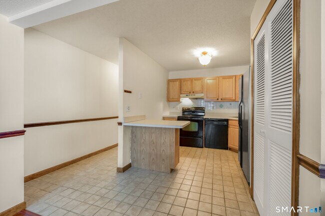 Foto del edificio - 1301 Twin Circle Dr