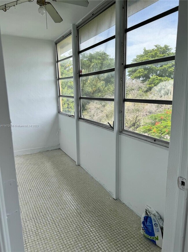 Foto del edificio - 2950 NE 201st Terrace