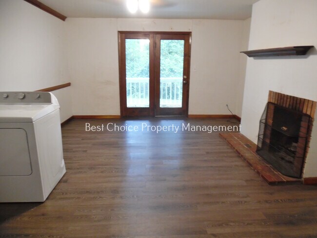 Foto del edificio - 211 Brookside Dr