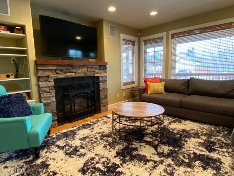 Primary Photo - 3 br, 2.5 bath House - 543 Labrie Dr