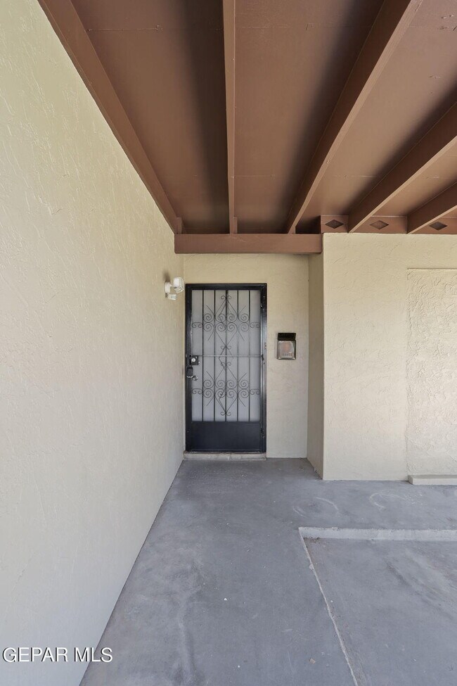 Building Photo - 5440 Viceroy Dr