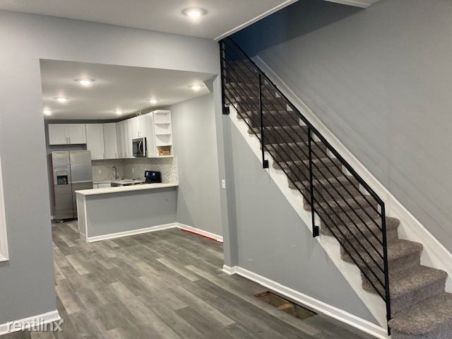 Building Photo - 3 br, 1.5 bath House - 2709 West Montgomer...