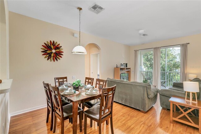 Building Photo - 2306 Silver Palm Dr