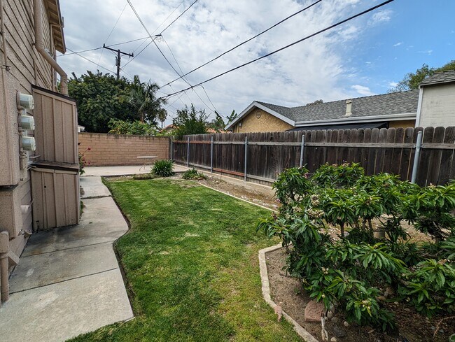 Foto del edificio - 3723 Locust Ave